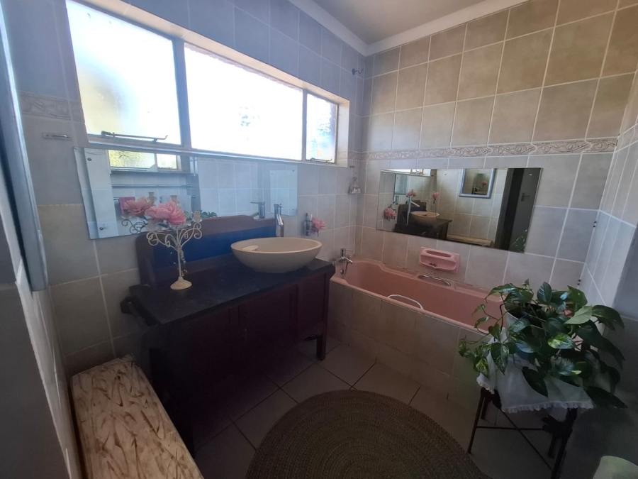 9 Bedroom Property for Sale in Westdene Free State